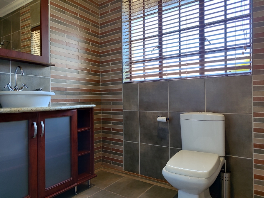 5 Bedroom Property for Sale in Stilfontein North West